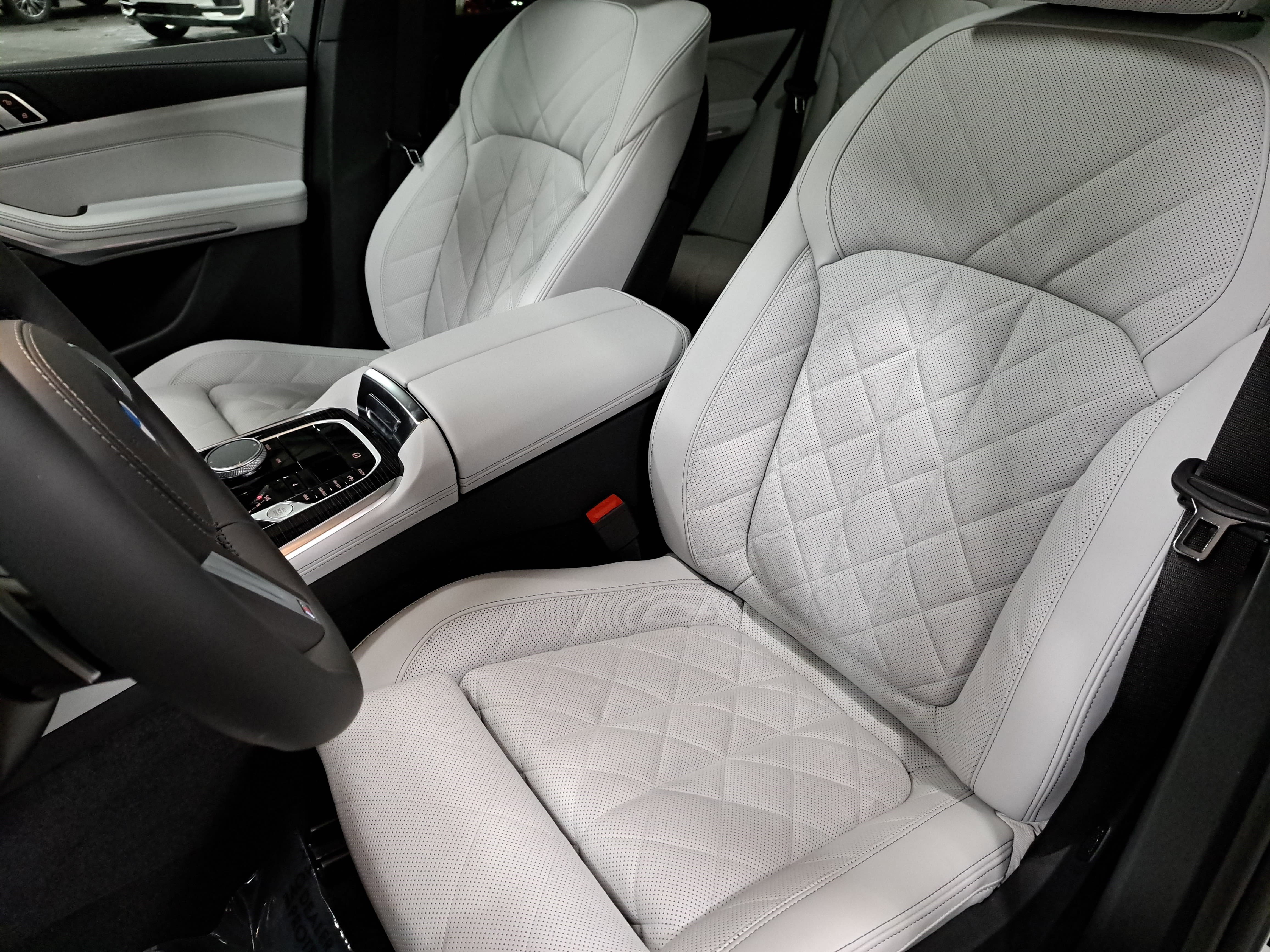 New 2026 BMW X5 xDrive40i w/ M Sport Package image 17