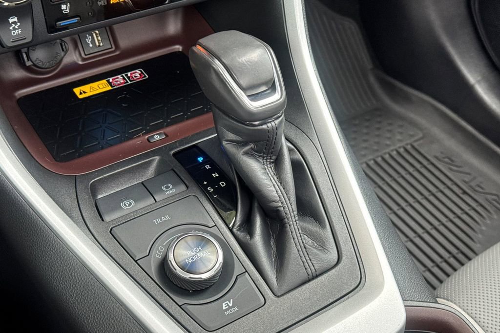 Used 2023 Toyota RAV4 Limited image 21