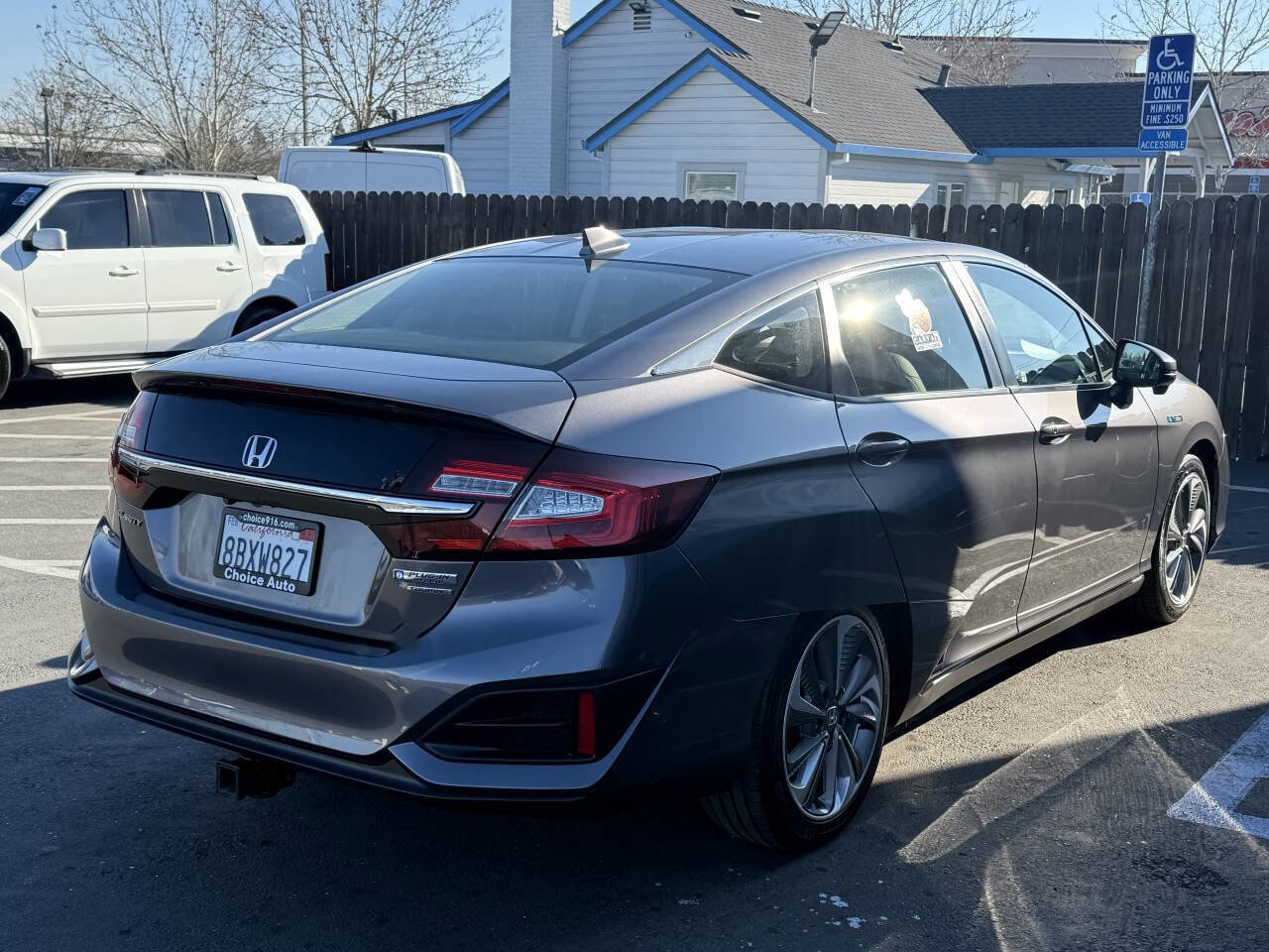 Used 2018 Honda Clarity Touring image 5