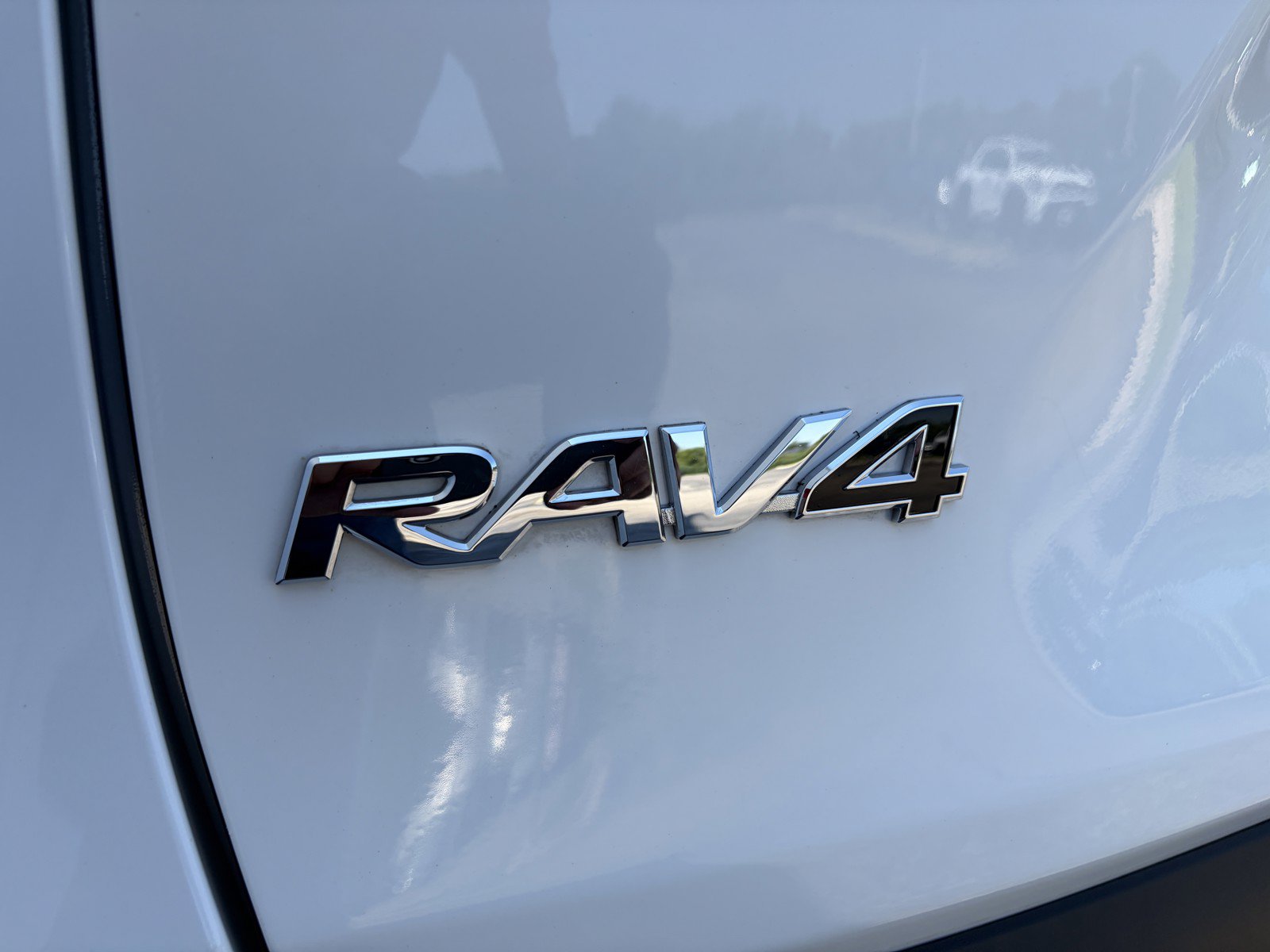 Used 2020 Toyota RAV4 XLE Premium AWD/4WD image 32