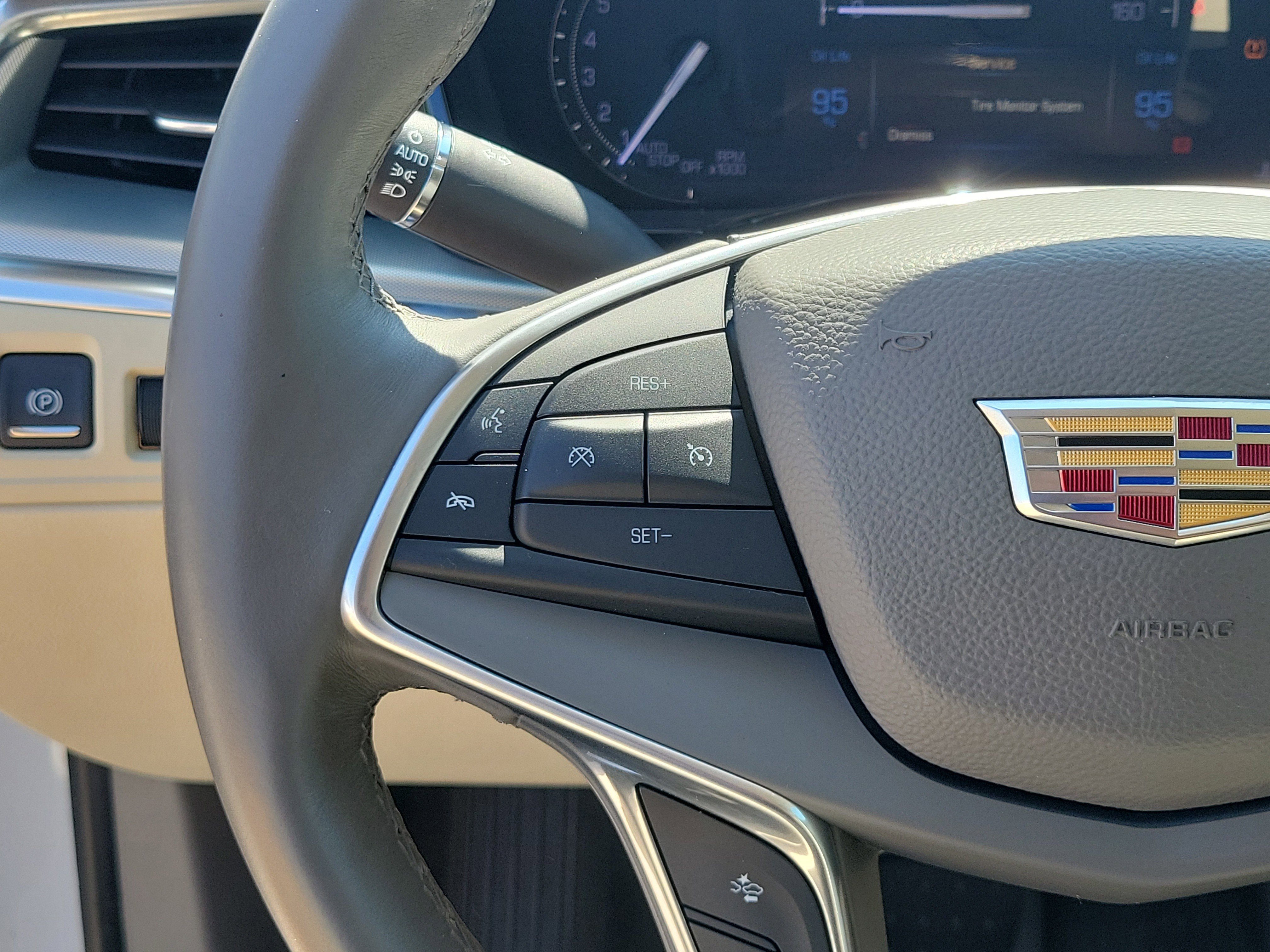 Used 2017 Cadillac XT5 Premium Luxury w/ LPO, Wheel Lock Package image 25