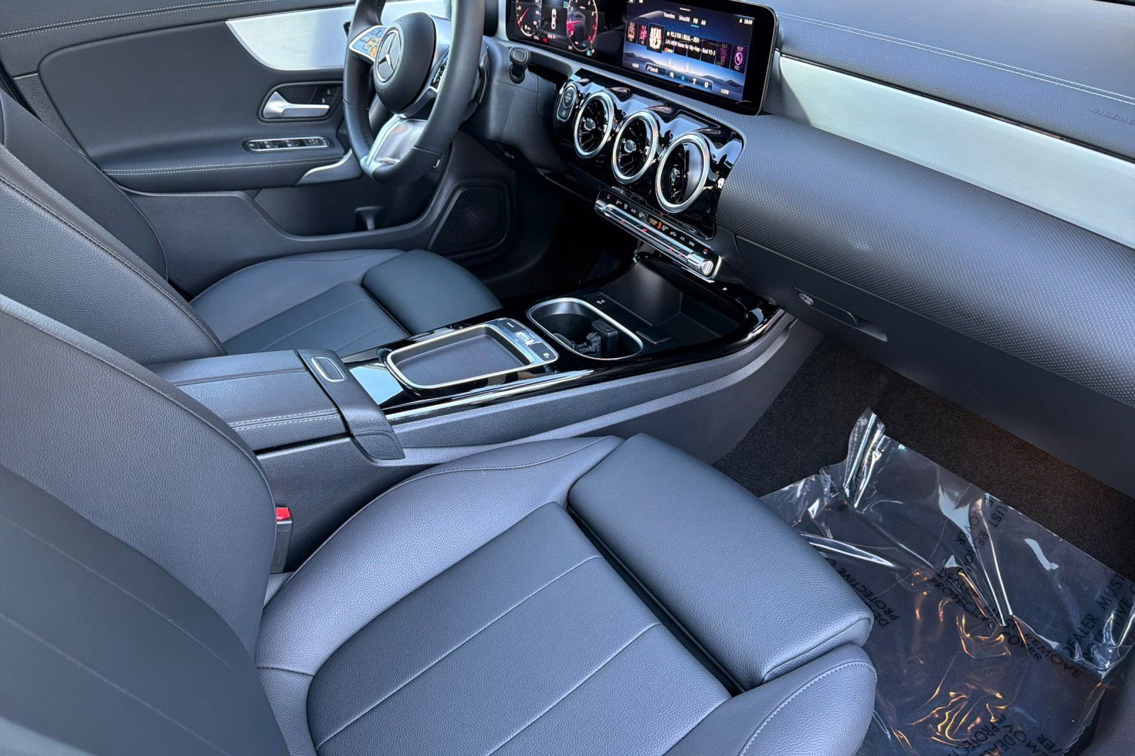 Used 2025 Mercedes-Benz CLA 250 4MATIC image 17