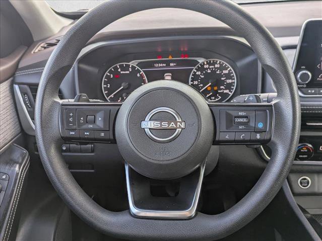 Used 2023 Nissan Rogue SV image 11