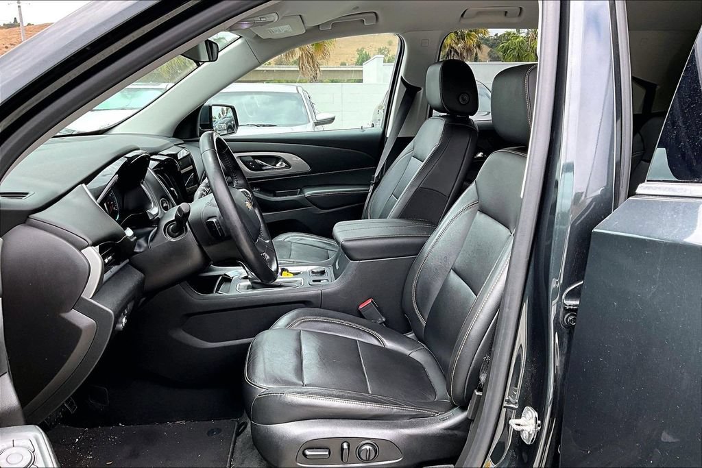 Used 2019 Chevrolet Traverse LT w/ LPO, Cargo Package FWD image 14