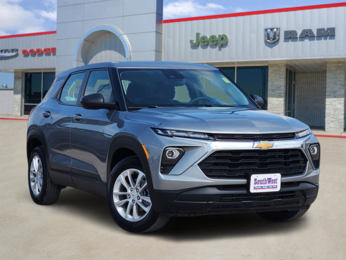 Used 2024 Chevrolet TrailBlazer LS image 1