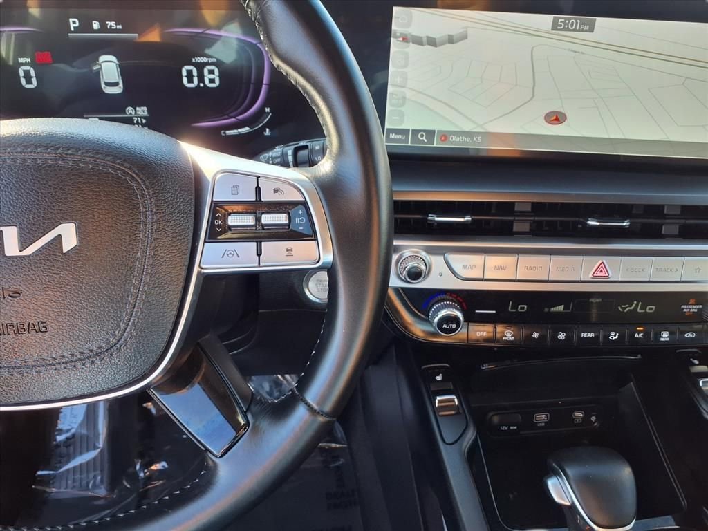 Used 2024 Kia Telluride S image 13