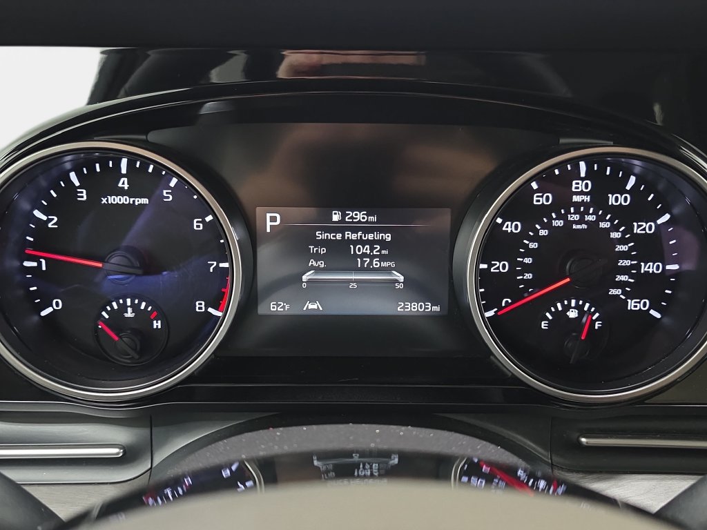 Used 2024 Kia Carnival EX FWD image 18