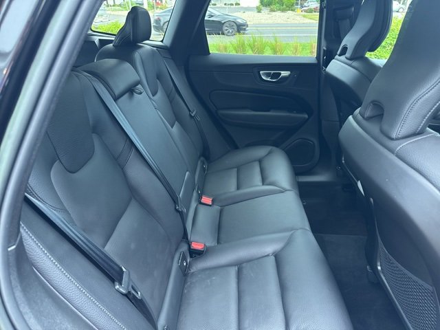 Certified 2022 Volvo XC60 B5 Momentum w/ Advanced Package image 13