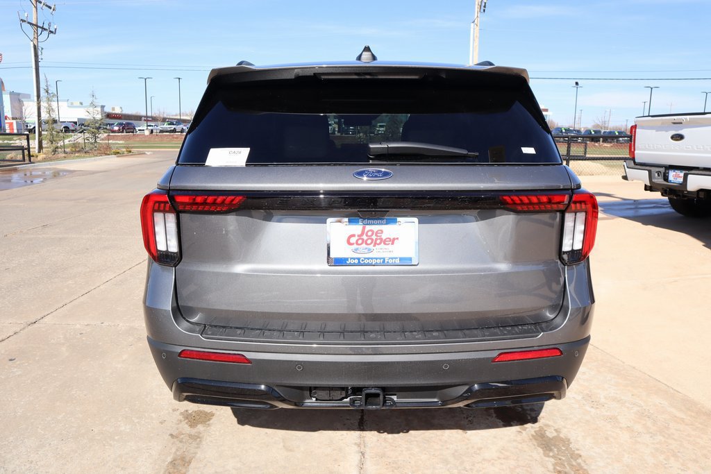 New 2026 Ford Explorer ST-Line w/ ST-Line Street Pack RWD image 24