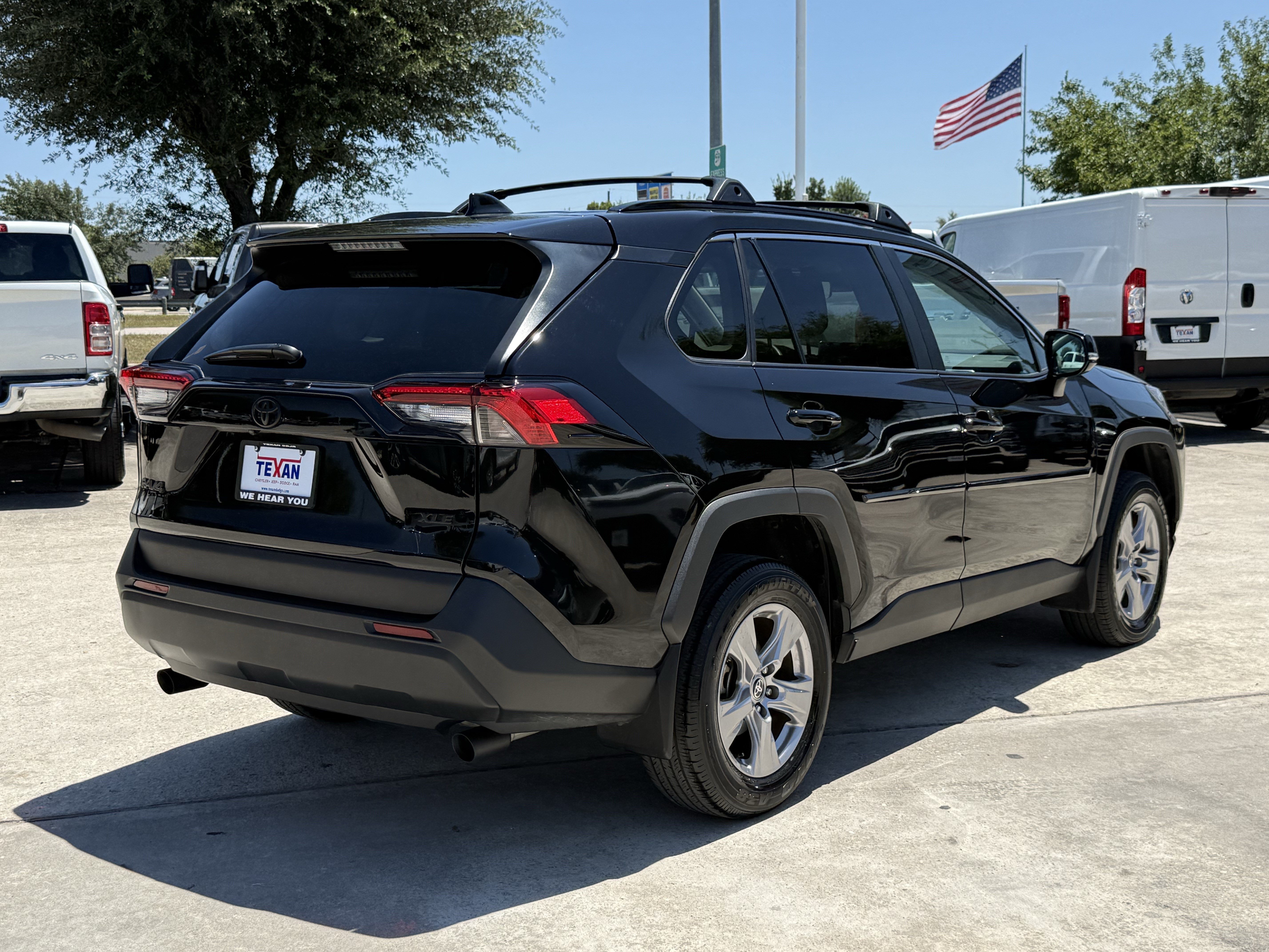 Used 2025 Toyota RAV4 XLE FWD image 5