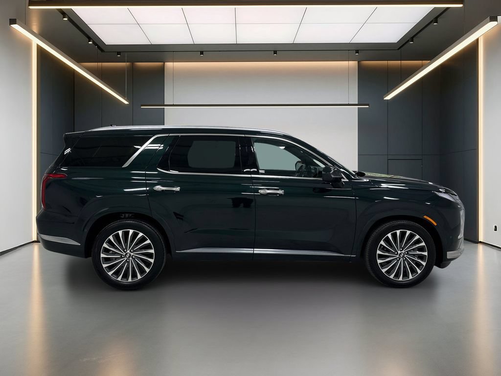 Certified 2025 Hyundai Palisade Calligraphy FWD image 8