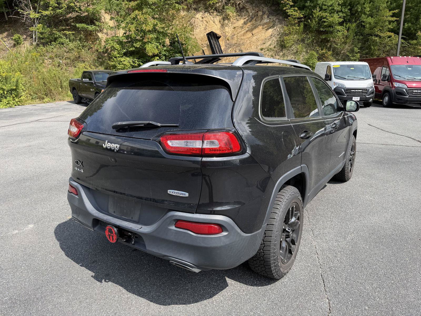 Used 2015 Jeep Cherokee Latitude w/ Trailer Tow Group AWD/4WD image 7