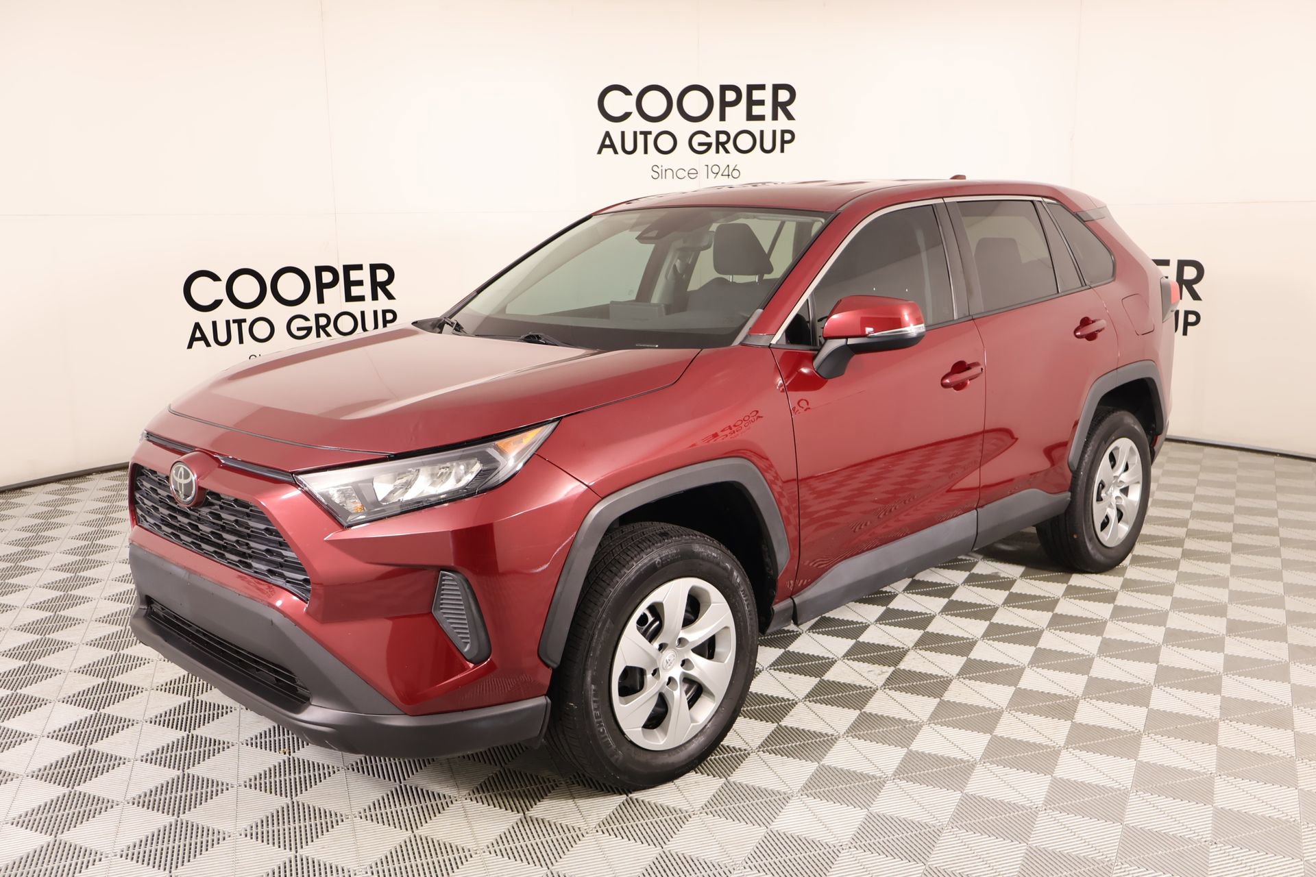 Used 2022 Toyota RAV4 LE image 9