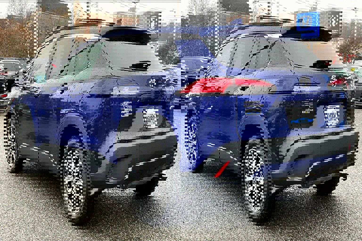 Used 2023 Toyota Corolla Cross XLE w/ Convenience Package image 12