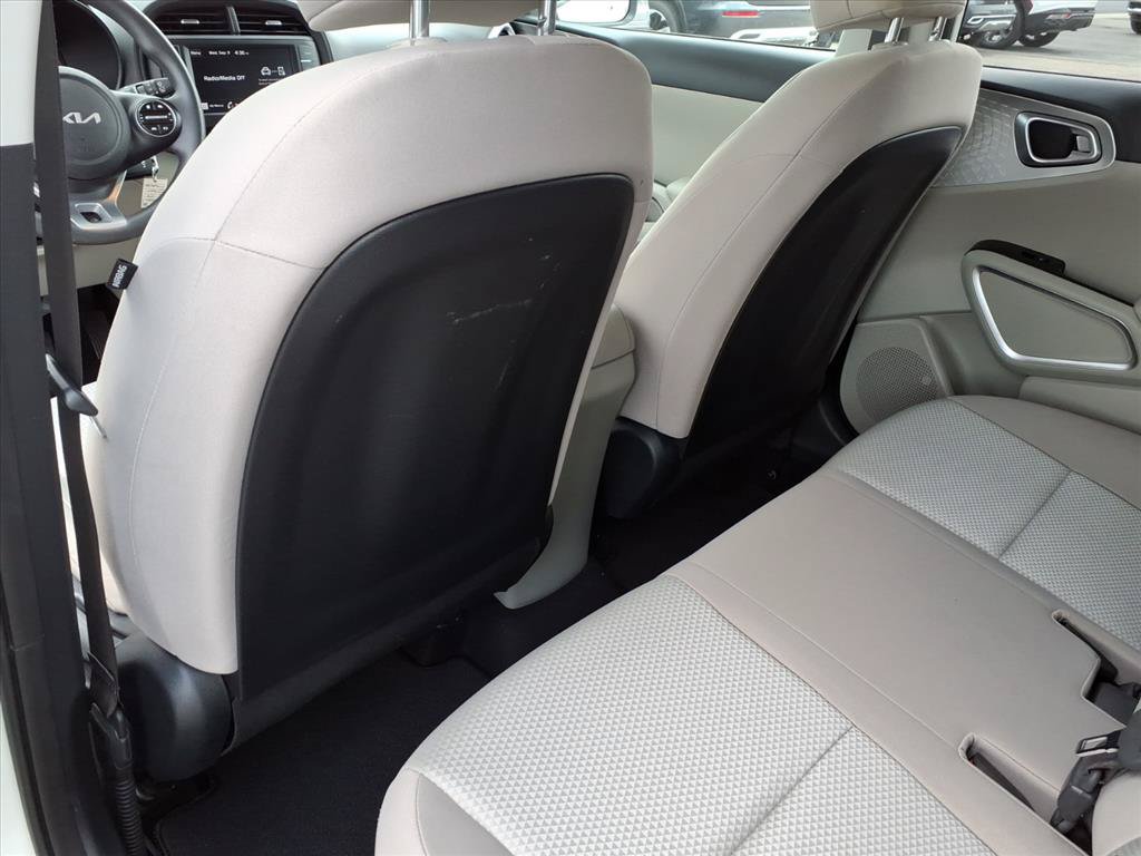Used 2023 Kia Soul LX FWD image 15