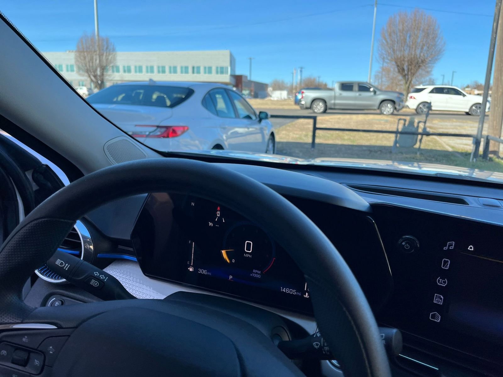 Used 2025 Chevrolet Trax LT image 33