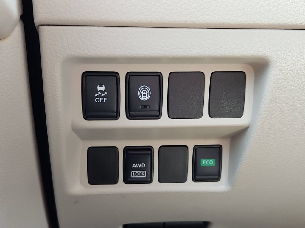Used 2019 Nissan Rogue Sport SV AWD/4WD image 16