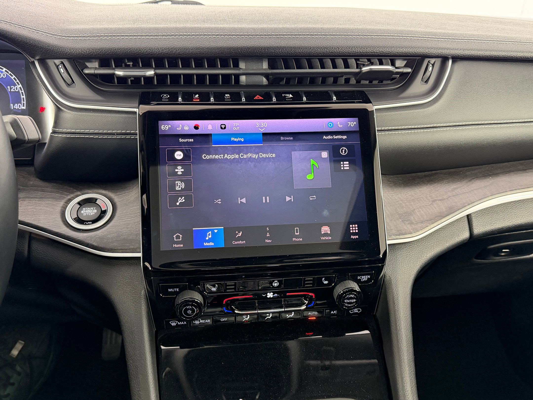 Used 2022 Jeep Grand Cherokee Limited image 23