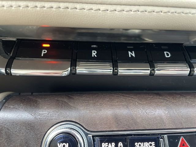 Used 2020 Lincoln Aviator Grand Touring w/ Equipment Group 302A image 16