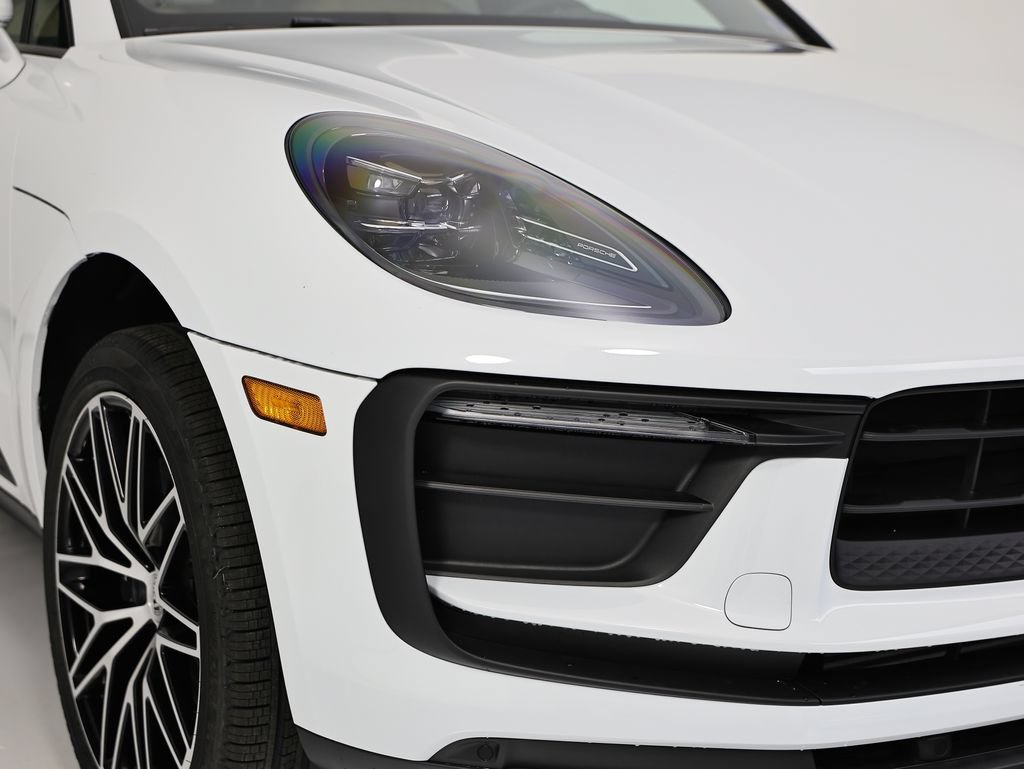 New 2026 Porsche Macan AWD/4WD image 17
