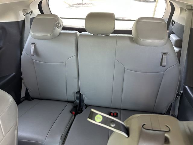 Used 2025 Toyota Sienna XLE FWD image 23