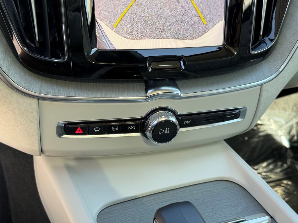 Used 2024 Volvo XC60 B5 Plus w/ Climate Package AWD/4WD image 38