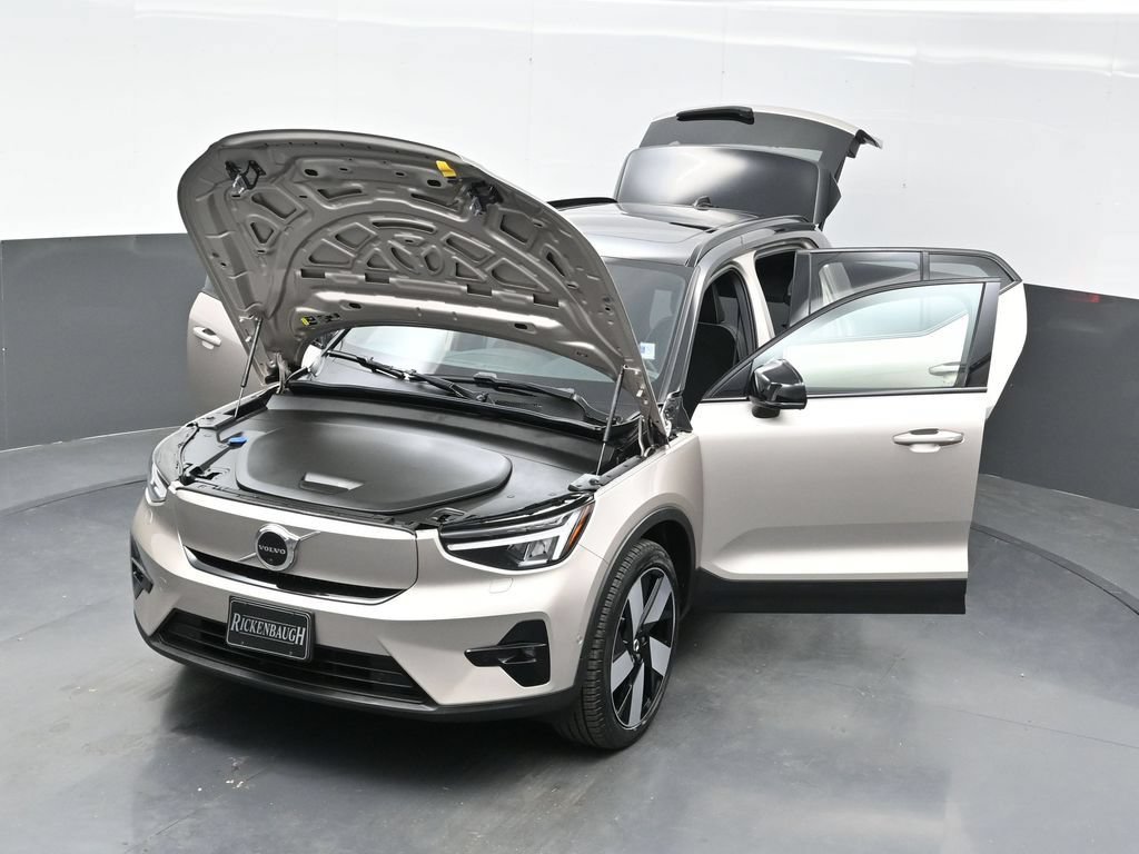 Used 2023 Volvo XC40 Recharge Plus AWD/4WD image 39