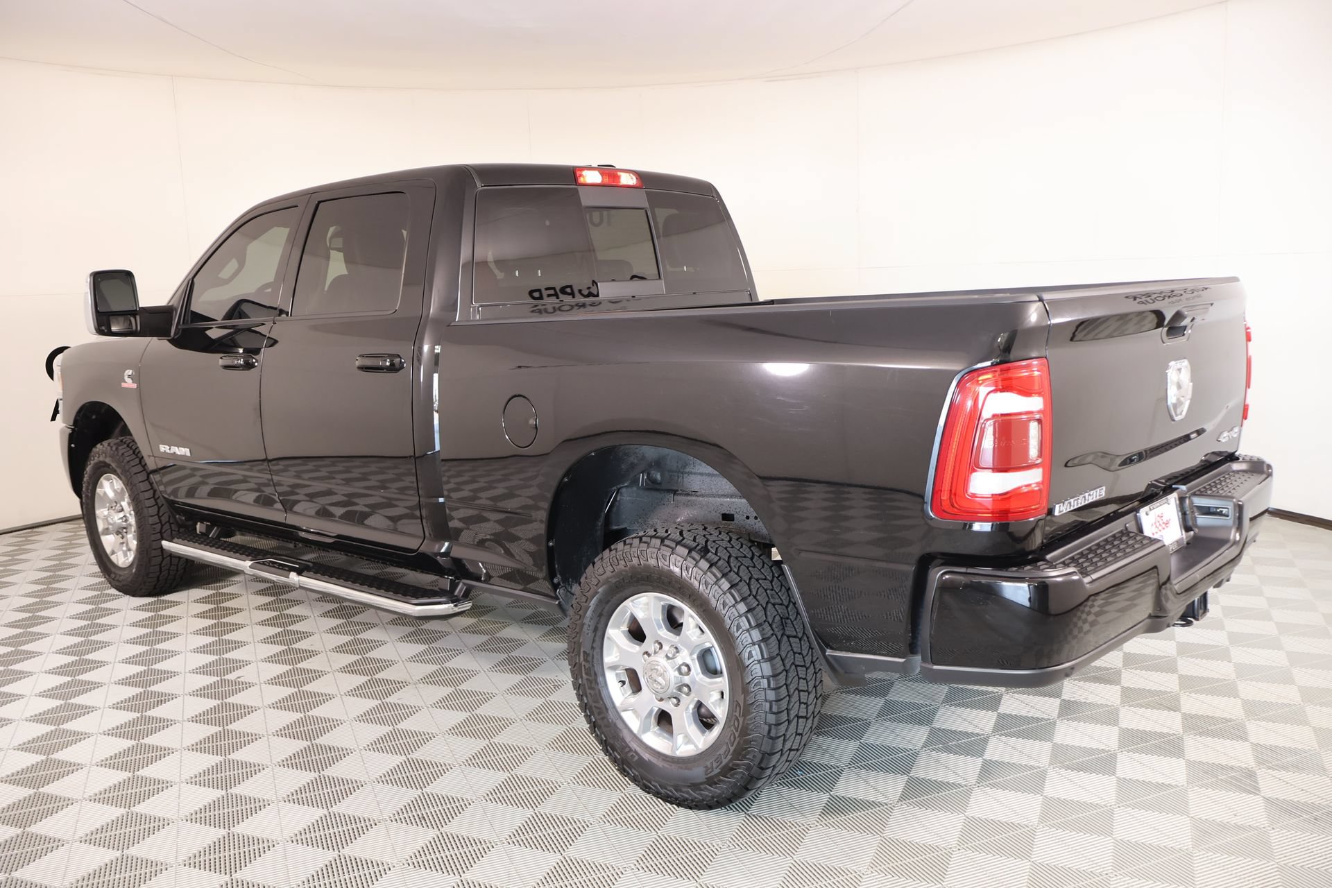 Used 2023 RAM 2500 Laramie AWD/4WD image 23