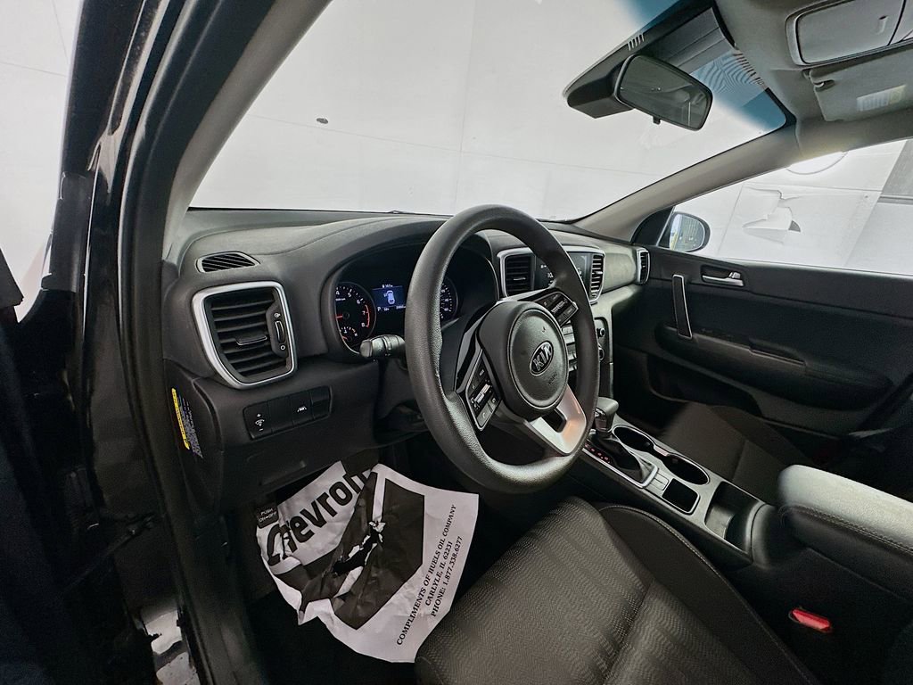 Used 2020 Kia Sportage LX image 9