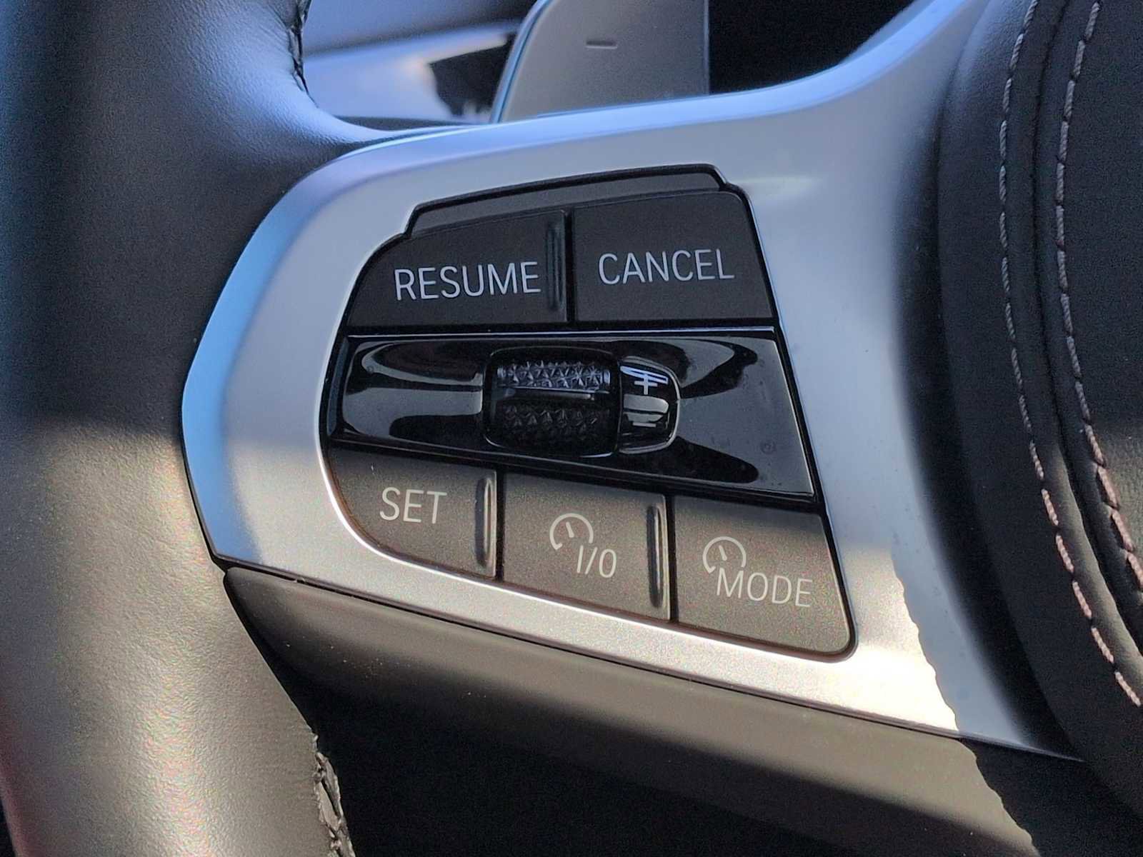 Used 2024 BMW X6 xDrive40i w/ Executive Package image 26