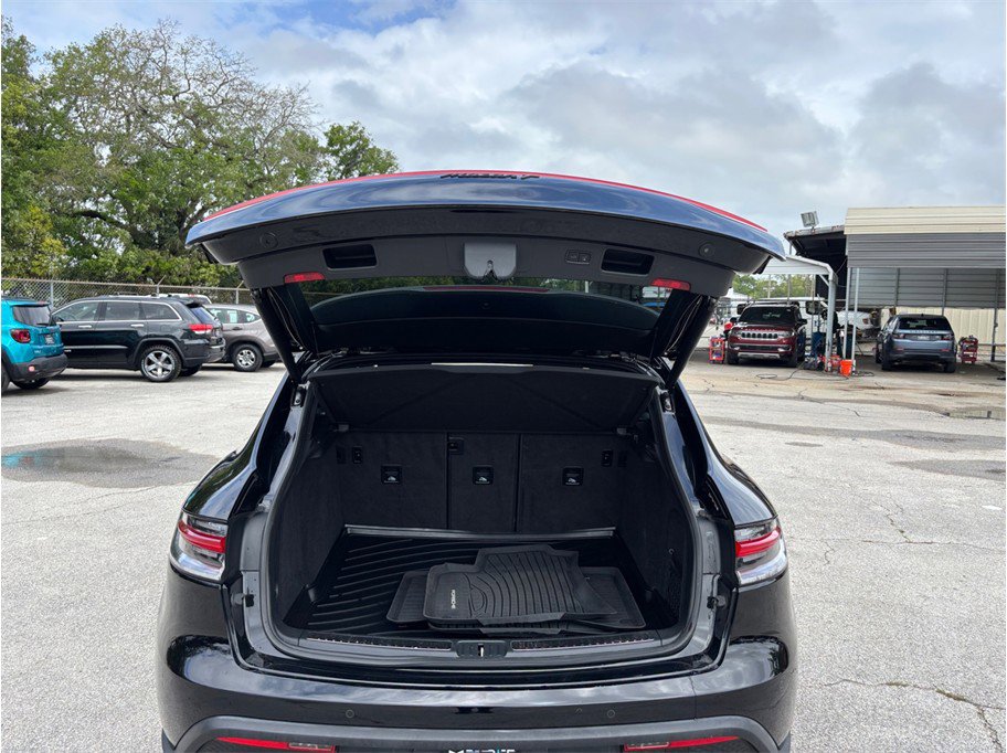 Used 2023 Porsche Macan Turbo image 48