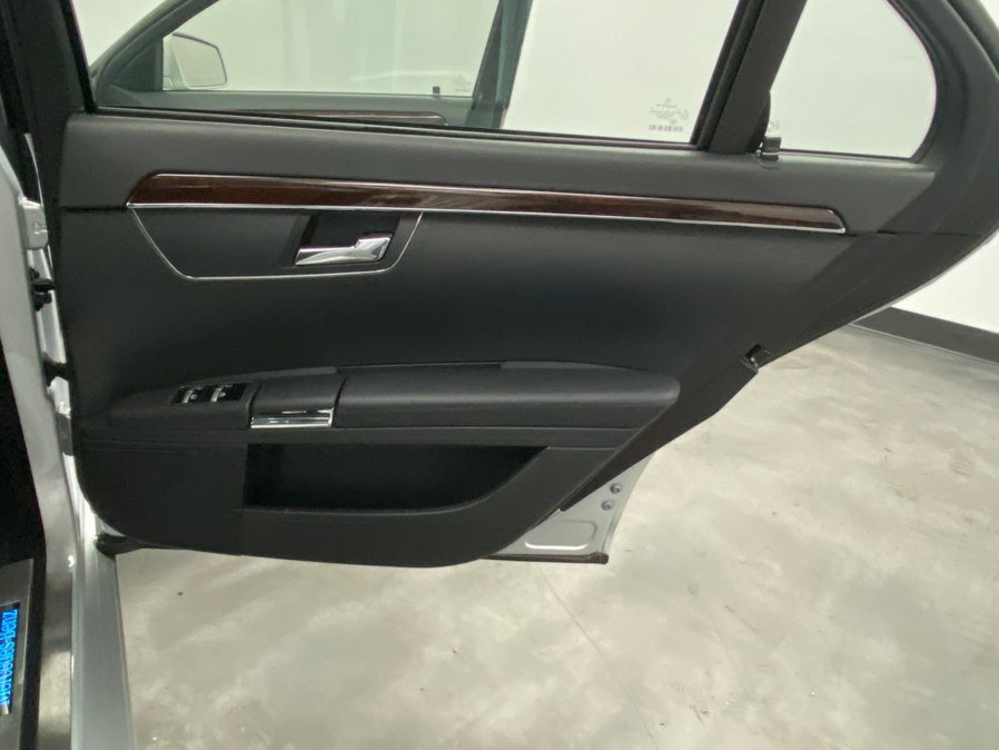 Used 2013 Mercedes-Benz S 550 4MATIC w/ Sport Pkg image 48