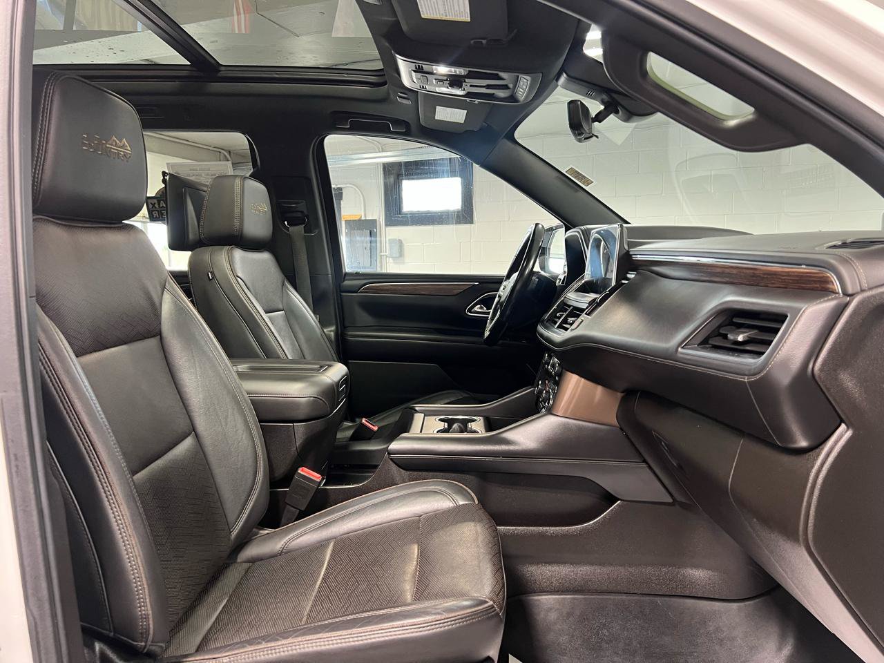 Used 2021 Chevrolet Tahoe High Country AWD/4WD image 11