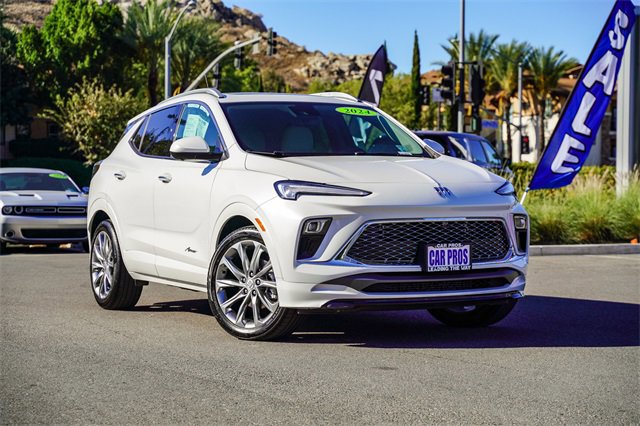 Used 2024 Buick Encore GX Avenir w/ Avenir Technology Package image 2
