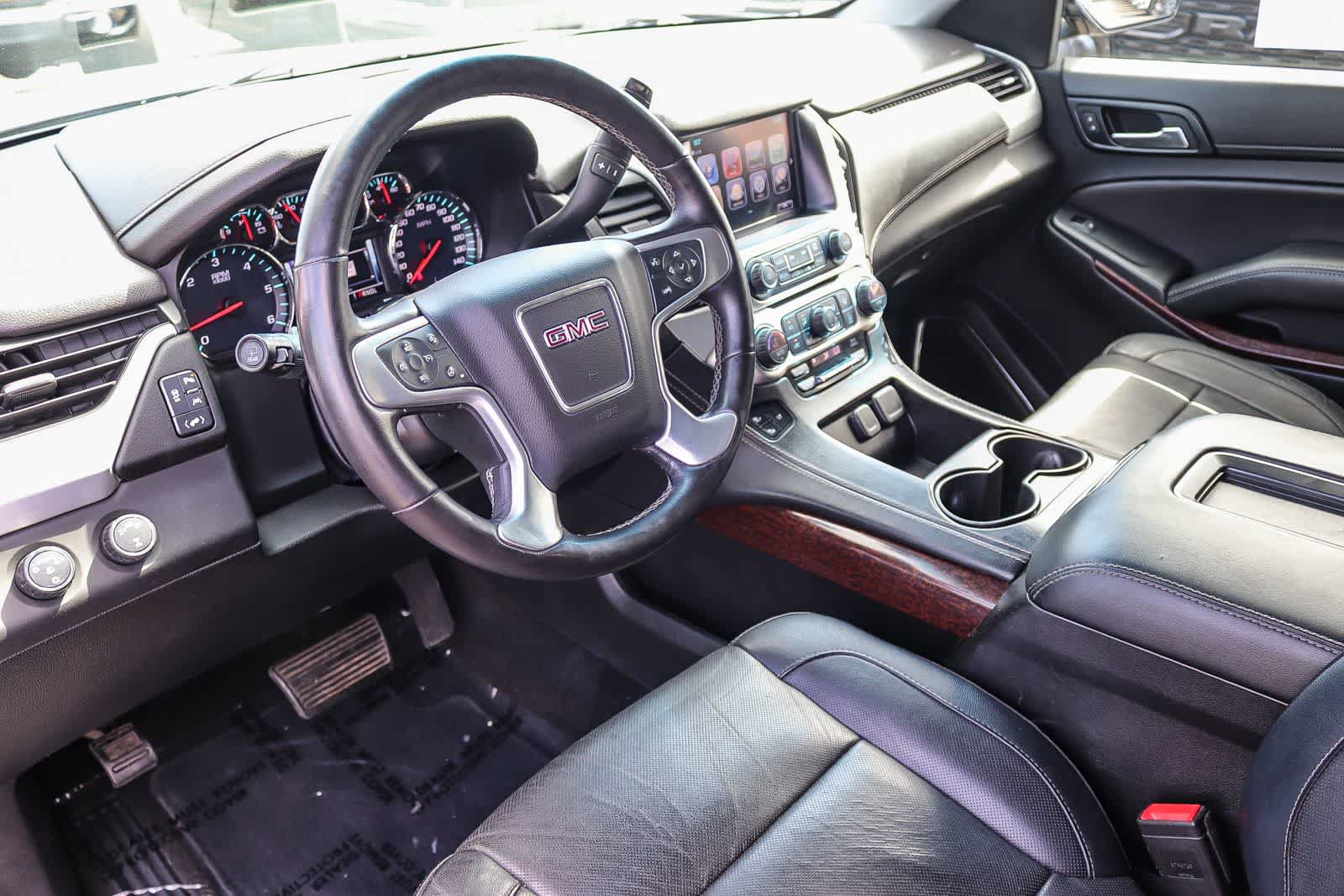Used 2018 GMC Yukon XL SLT w/ Open Road Package AWD/4WD image 17