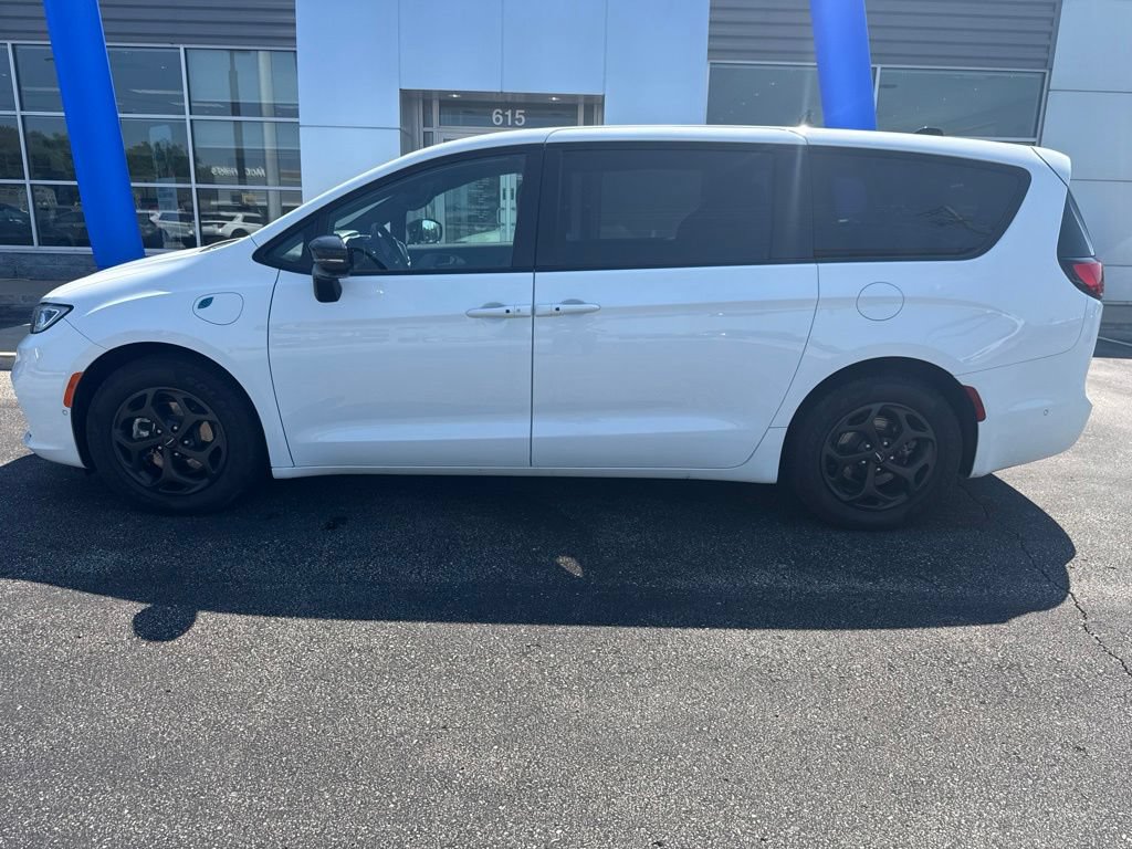 Used 2024 Chrysler Pacifica Limited FWD image 15