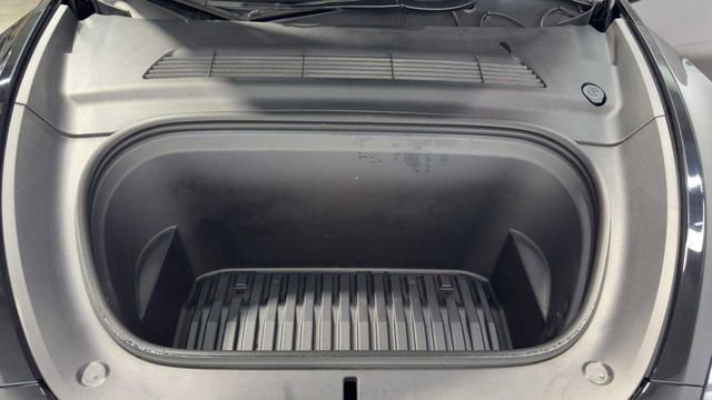 Used 2024 Tesla Model Y Long Range AWD/4WD image 35