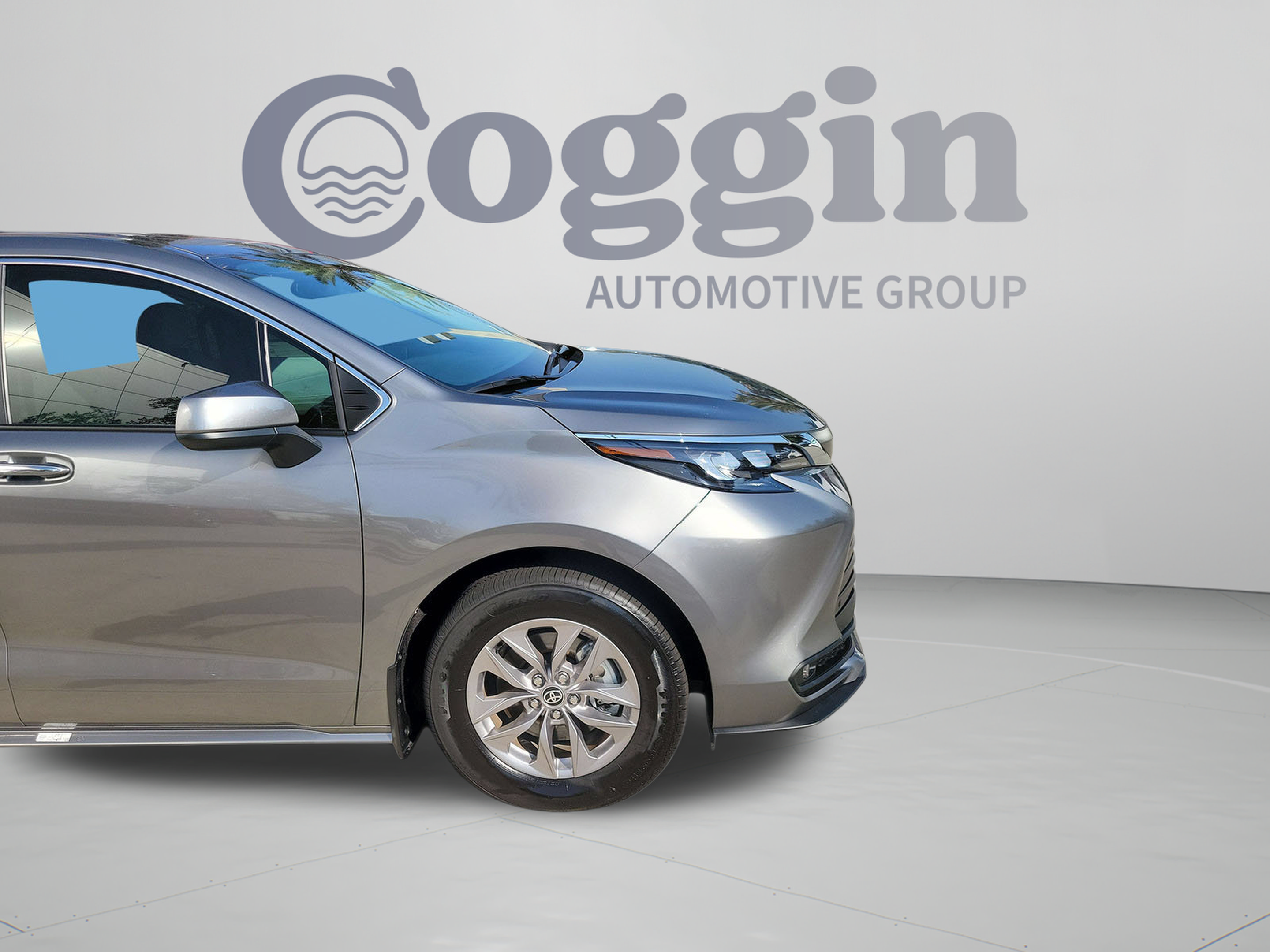 Certified 2026 Toyota Sienna XLE FWD image 38