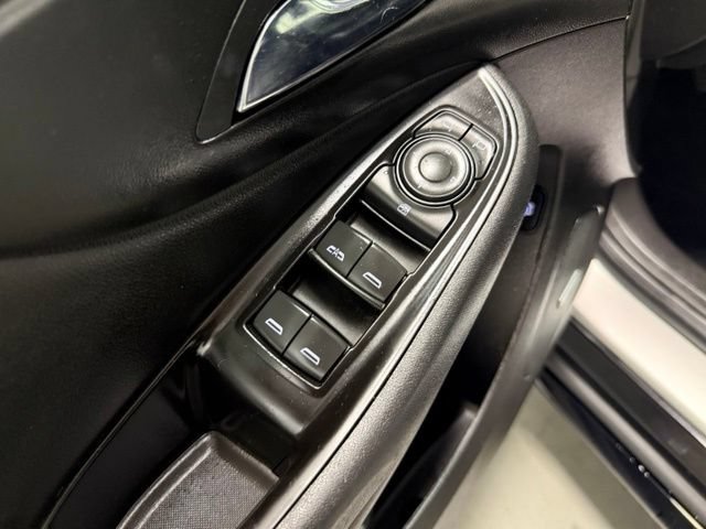 Used 2017 Chevrolet Volt LT w/ Comfort Package FWD image 10
