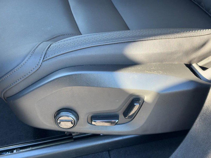 Used 2025 Volvo XC90 B6 Plus image 25