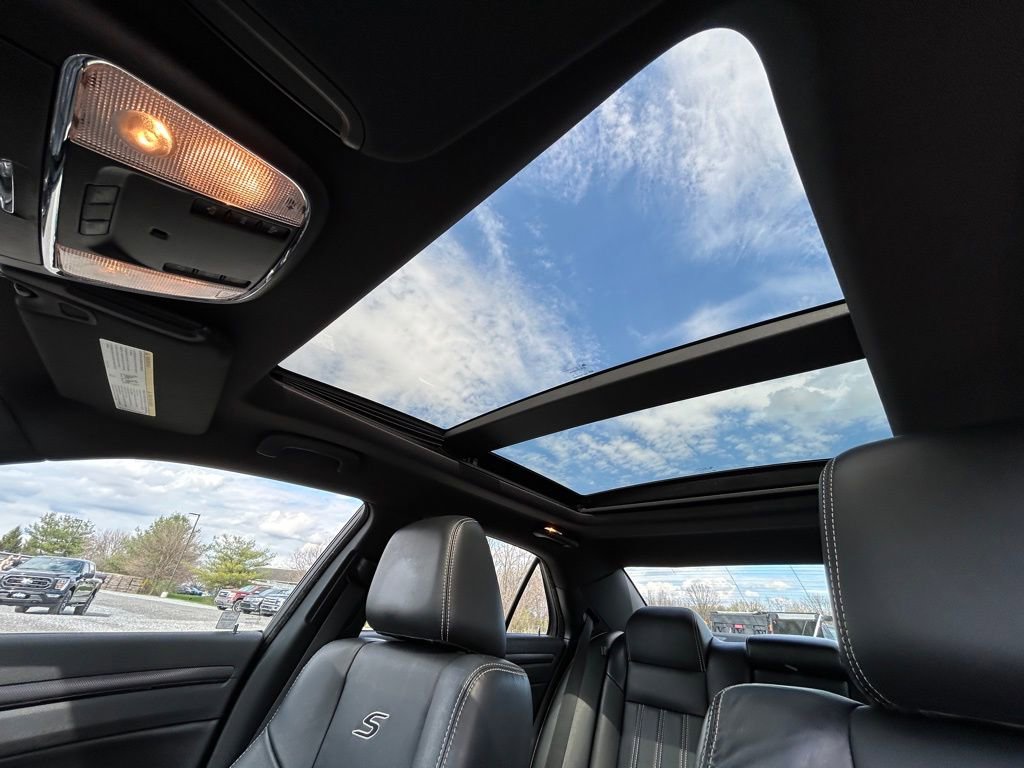 Used 2012 Chrysler 300 S image 6