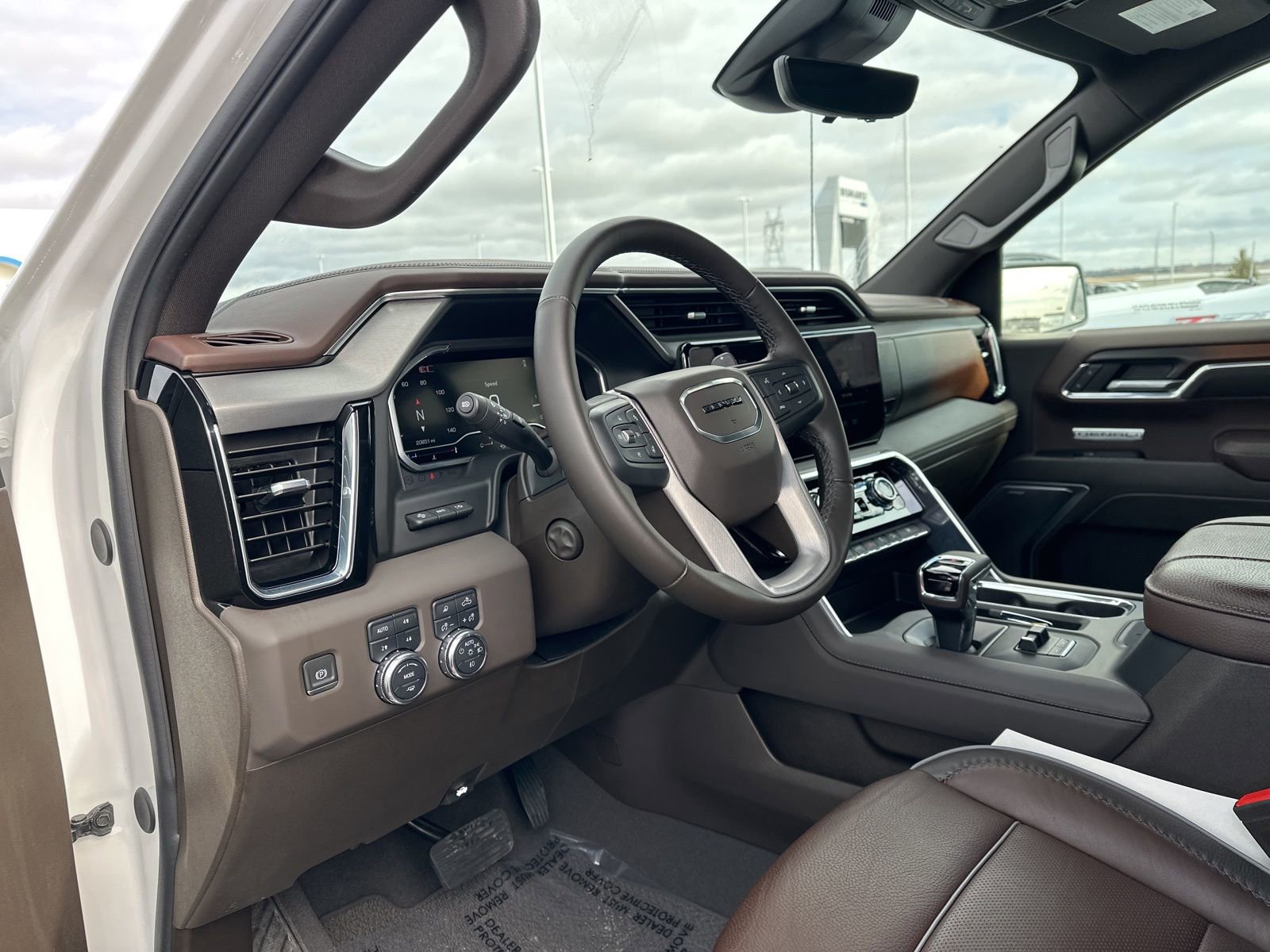 Used 2024 GMC Sierra 1500 Denali w/ Denali Reserve Package image 21