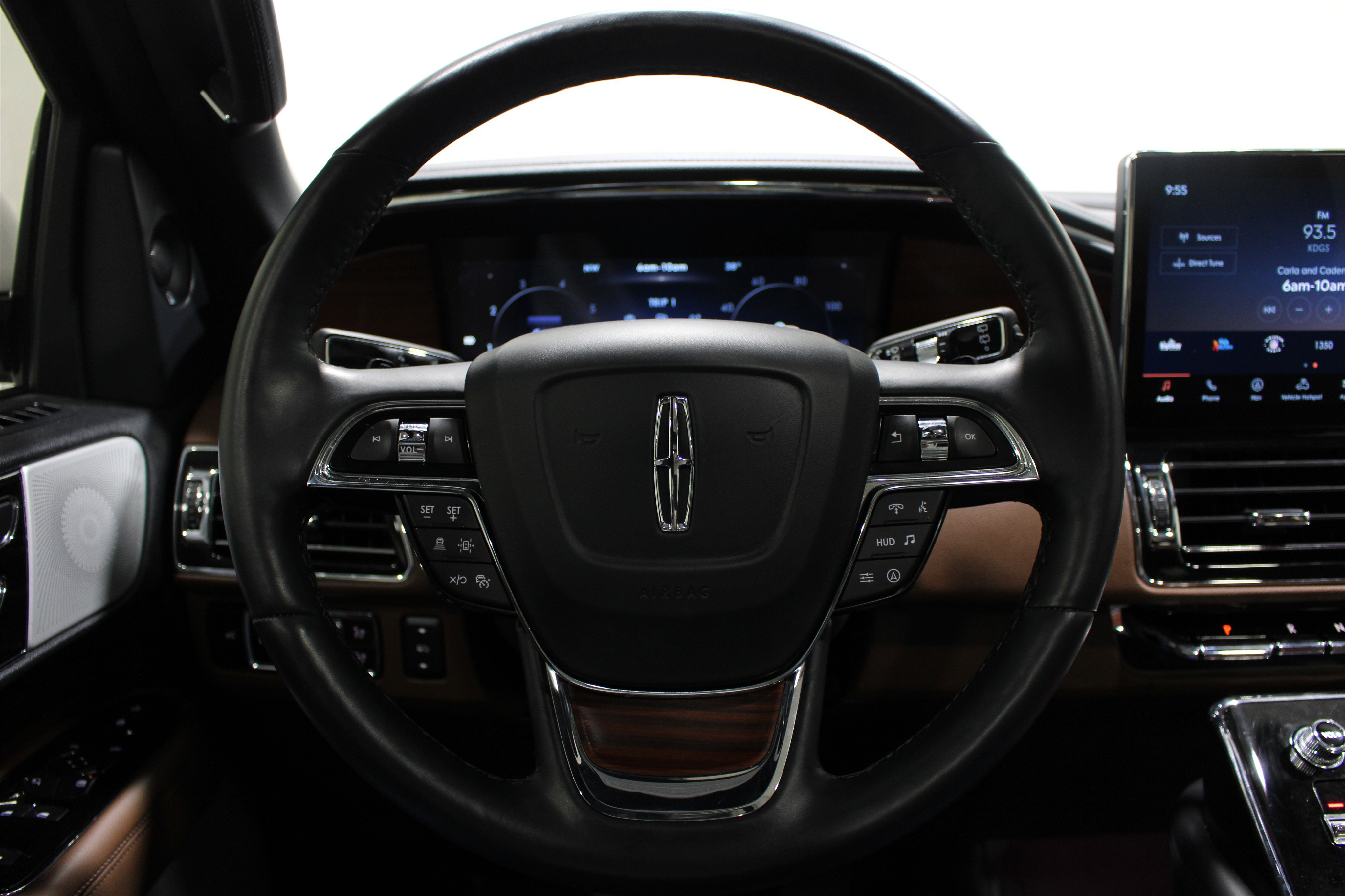 Used 2024 Lincoln Navigator Reserve AWD/4WD image 11