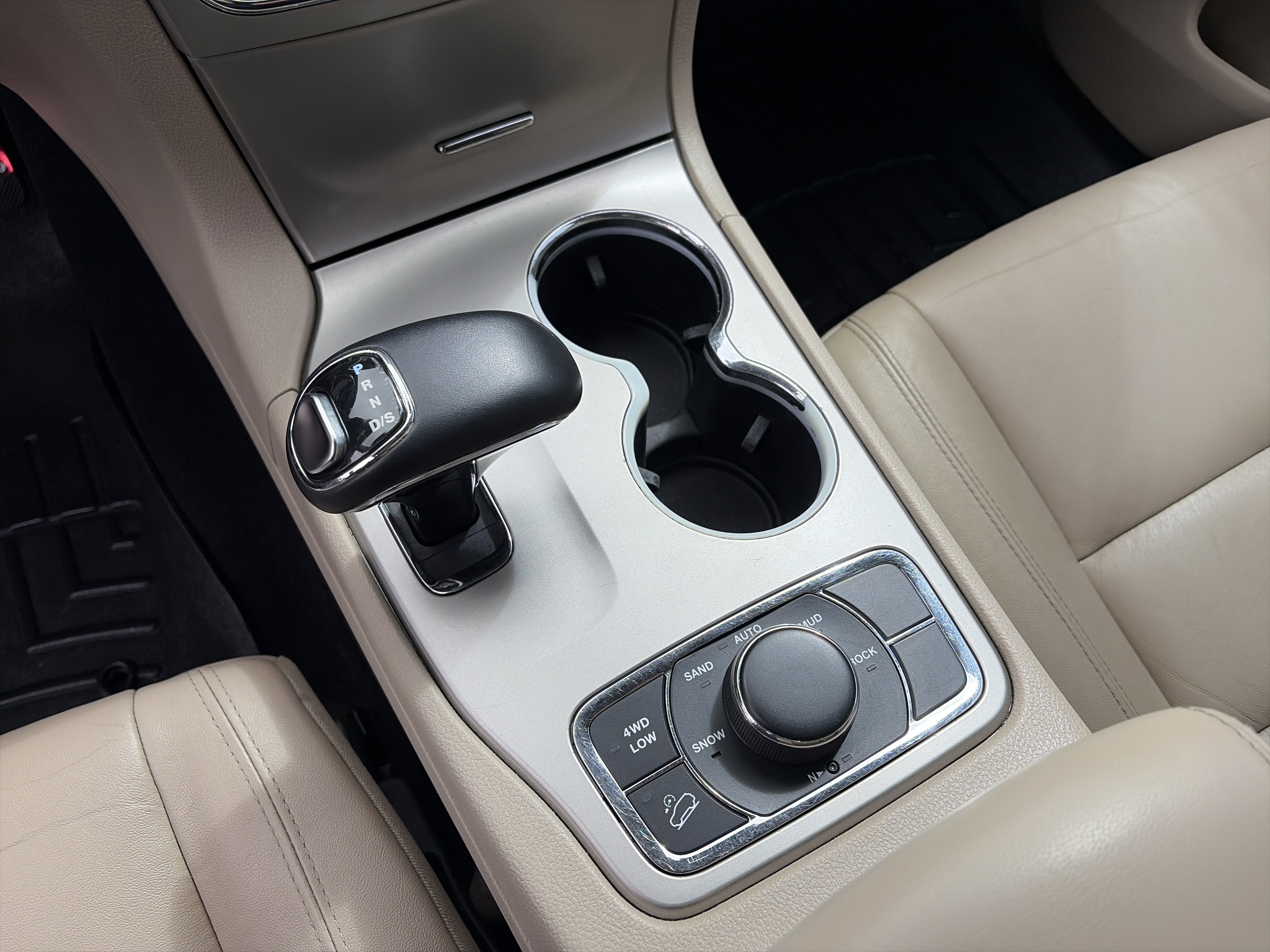 Used 2014 Jeep Grand Cherokee Limited image 22