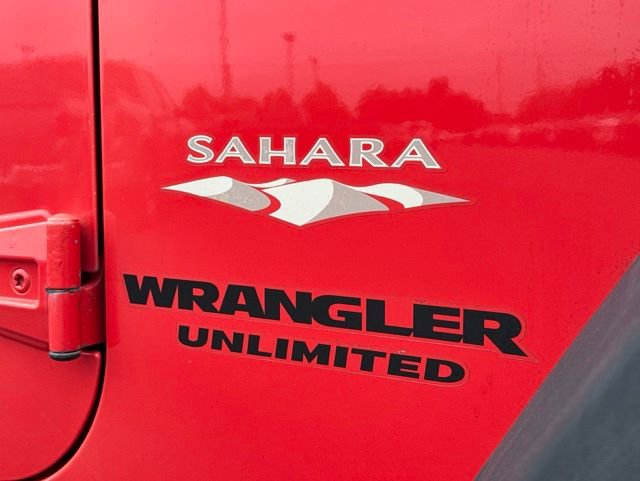 Used 2013 Jeep Wrangler Unlimited Sahara AWD/4WD image 10