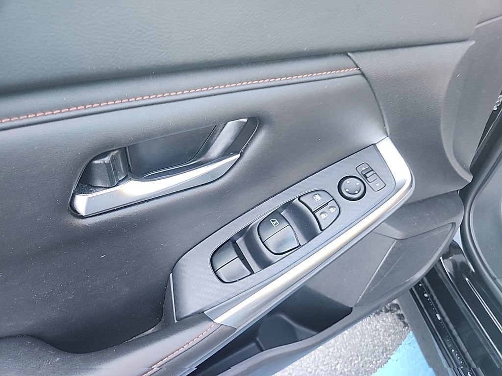 Used 2023 Nissan Sentra SR w/ Electronics Package FWD image 13