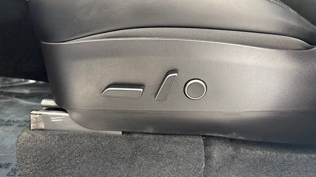 Used 2023 Tesla Model Y Long Range AWD/4WD image 14