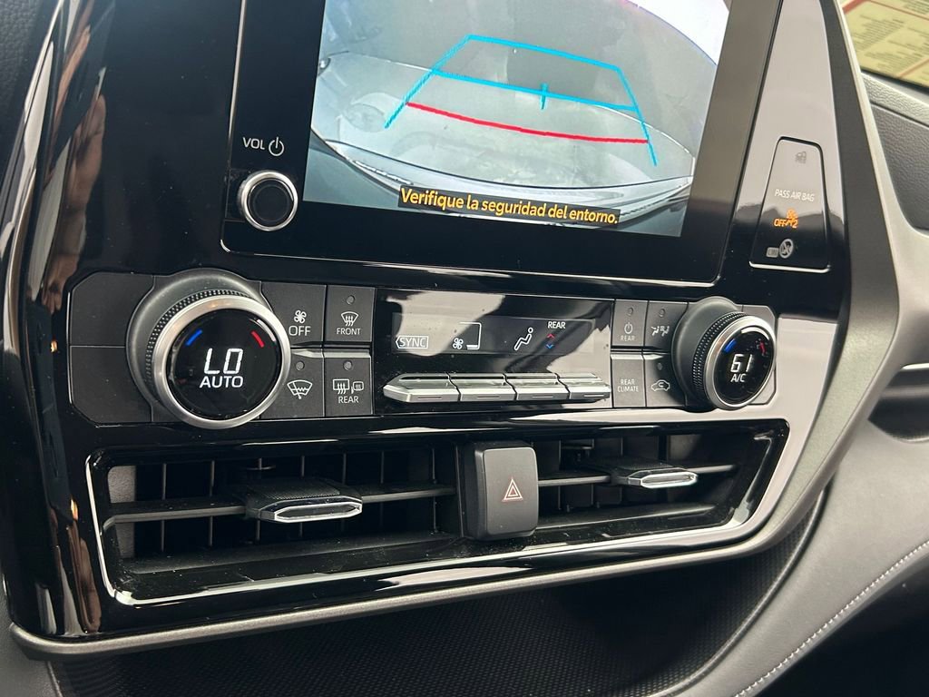 Used 2023 Toyota Highlander LE image 21