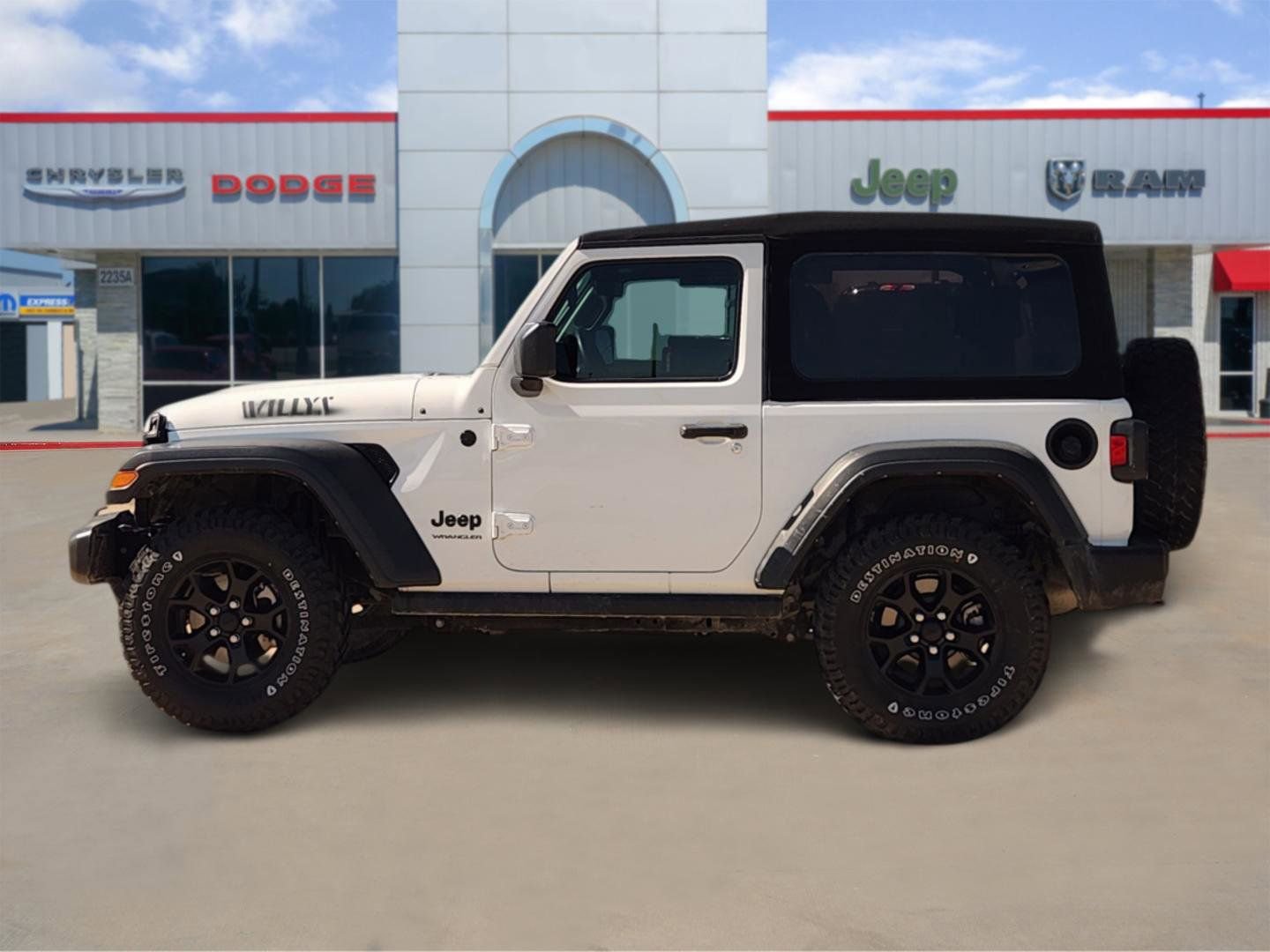 Used 2022 Jeep Wrangler Willys AWD/4WD image 3