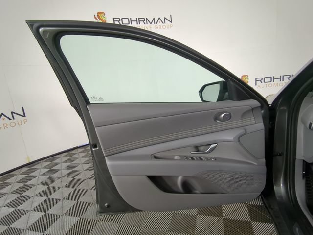 New 2026 Hyundai Elantra SEL Sport Premium FWD image 17